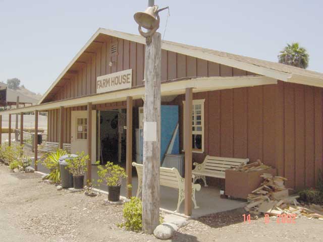 pic of farmhouse