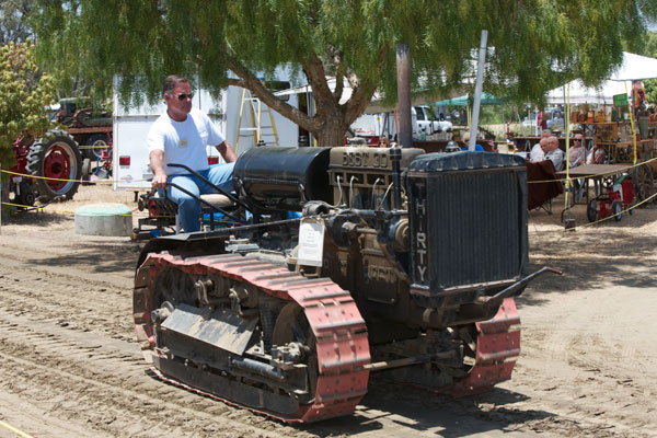 Uune Tractor Show